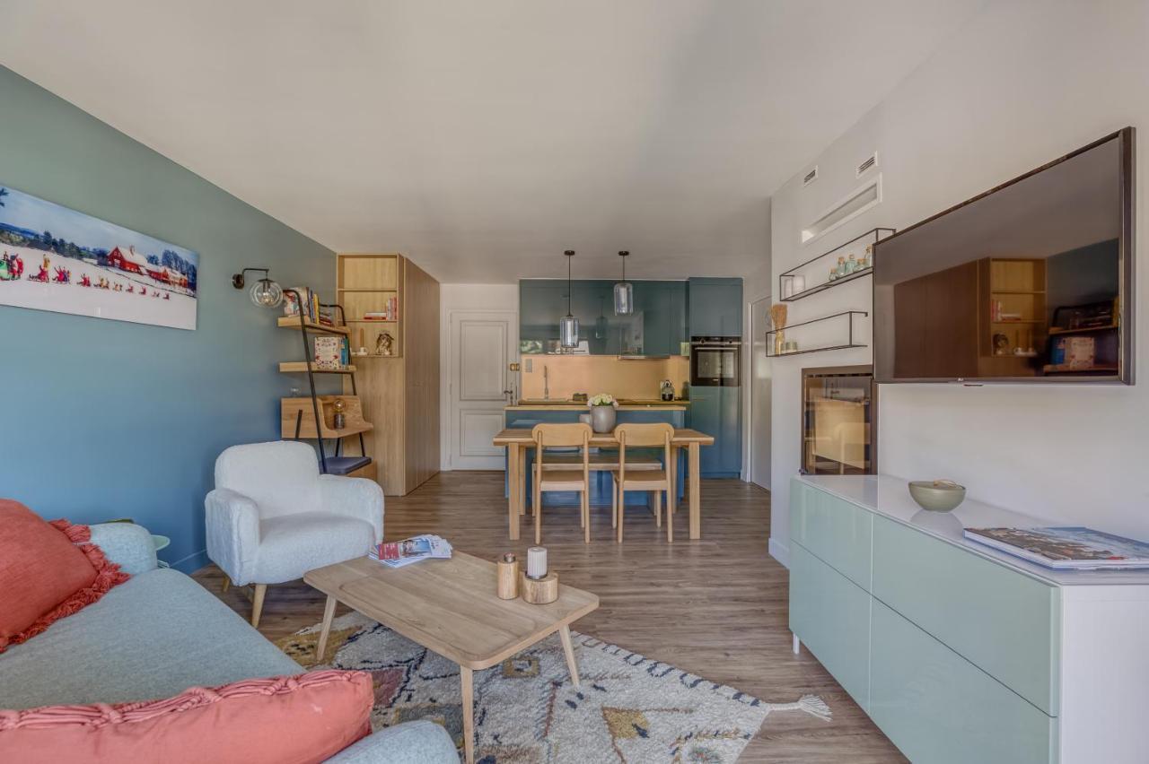Rare ! Appartement Renove Dans Le Village Pieton De メジェーヴ エクステリア 写真